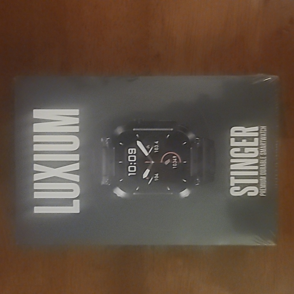 LUXIUM STINGER SMART WATCH.